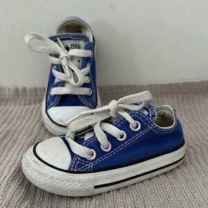Blue Converse 5c